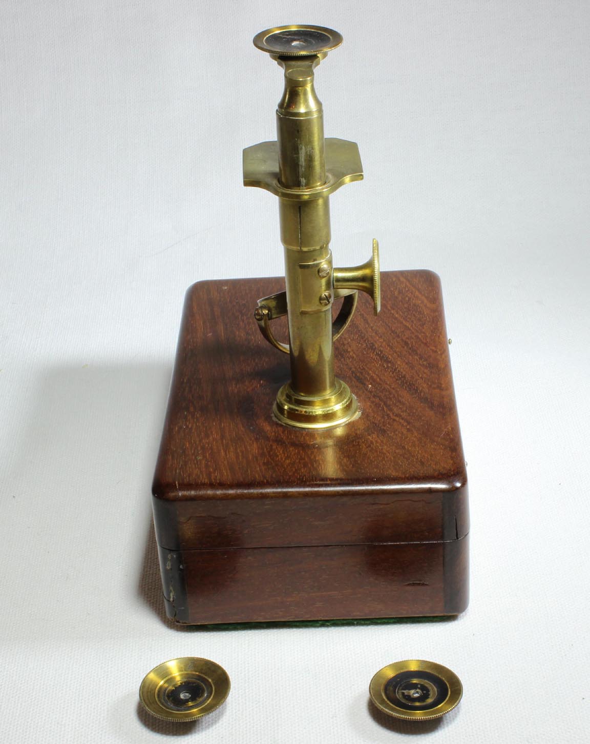 French simple microscope
