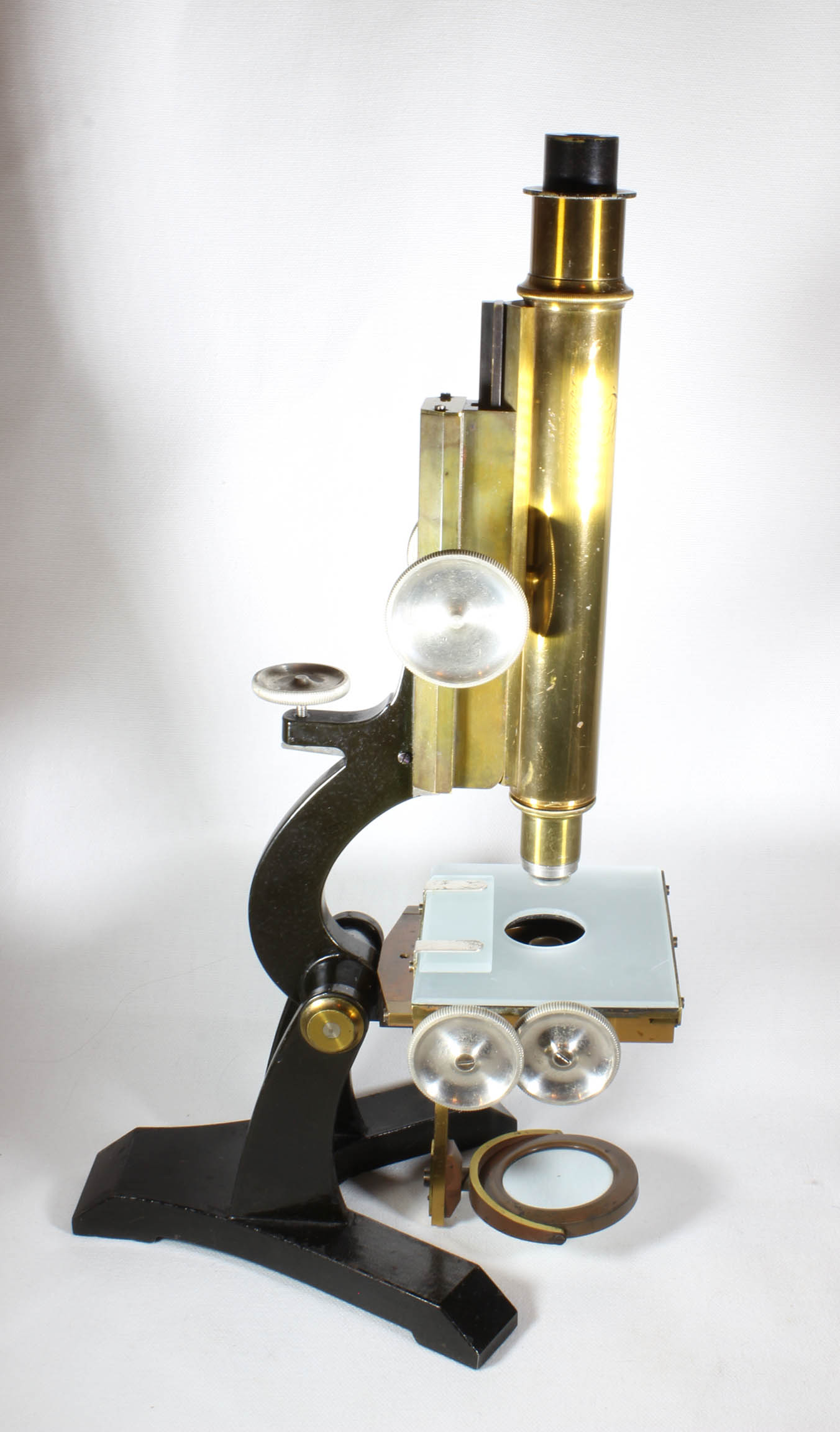 Grunow Medium sized Microscope Front View