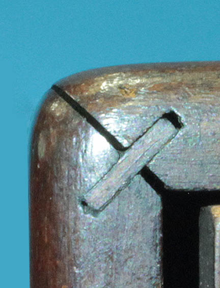 splined miter joint of case