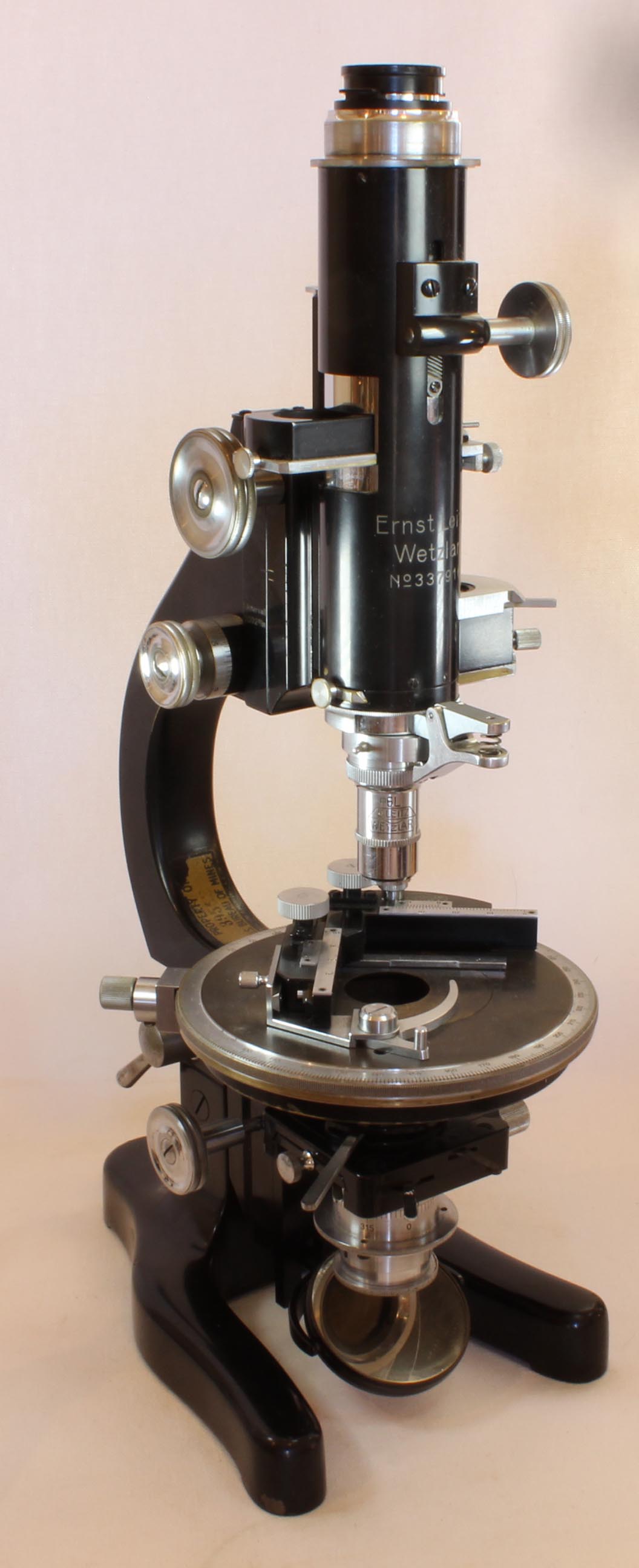 Leitz Pol Microscope