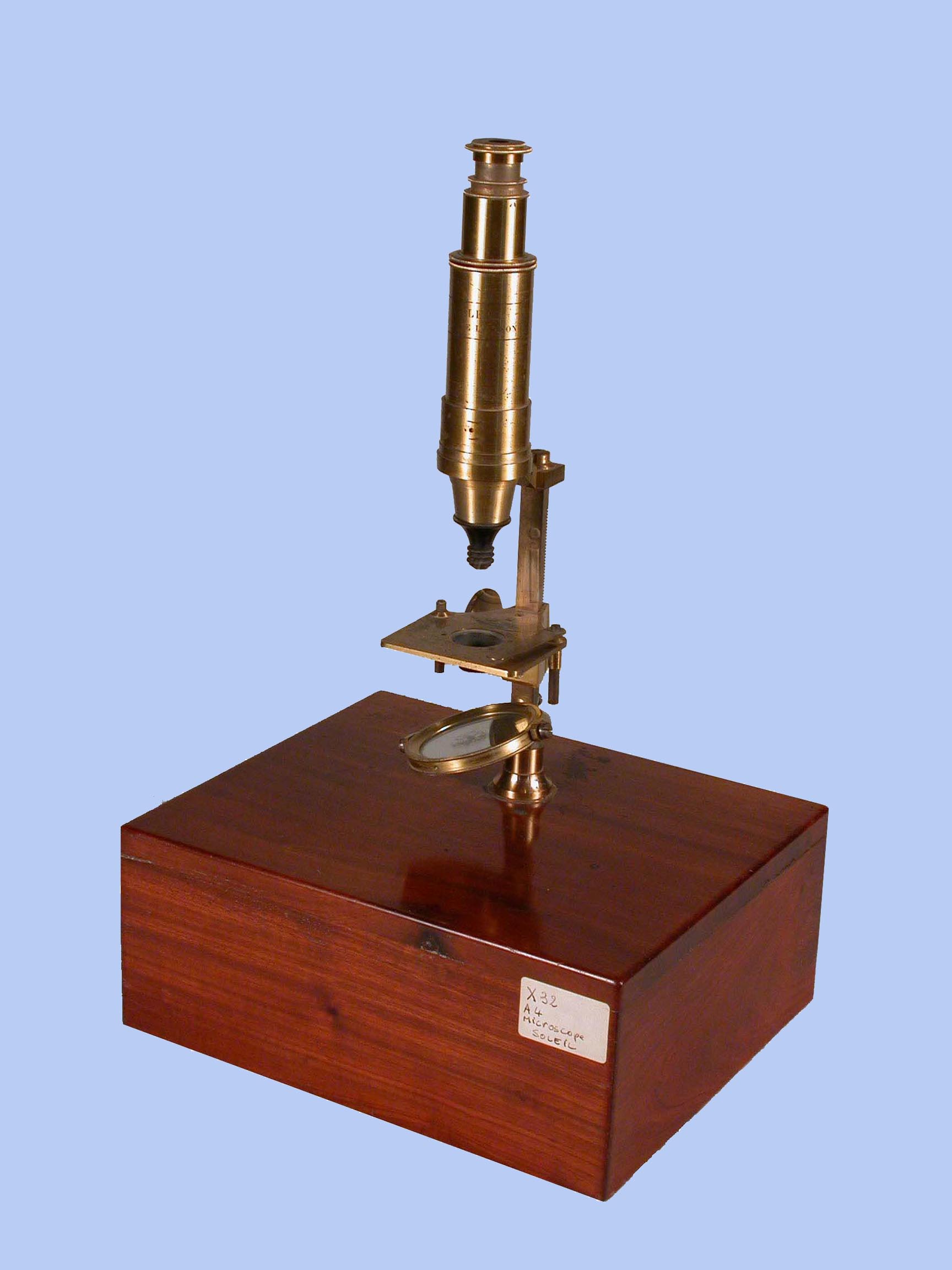 Soleil Box Microscope