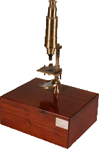 soleil box-mounted microscope
