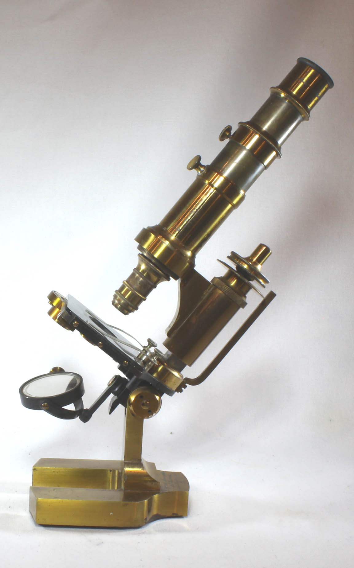 Verick Large microscope